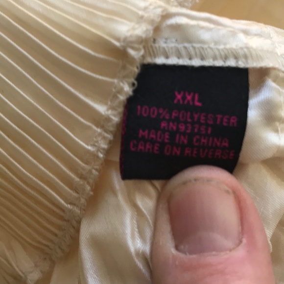 Color works ivory blouse.  XXL NWOT. - Picture 4 of 6